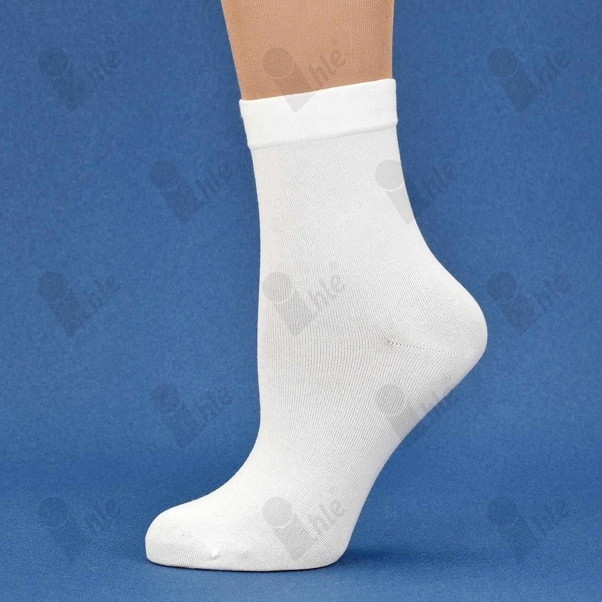 Damensöckchen extra fein
Umhängerand, ohne Gummi, gekettelt
Größe: 43-46
Farbe: weiß
(PAAR)