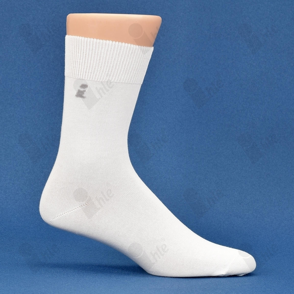 Socke klassisch
leichter Ripprand, gekettelt
Größe: 43-46
Farbe: weiß
(PAAR)